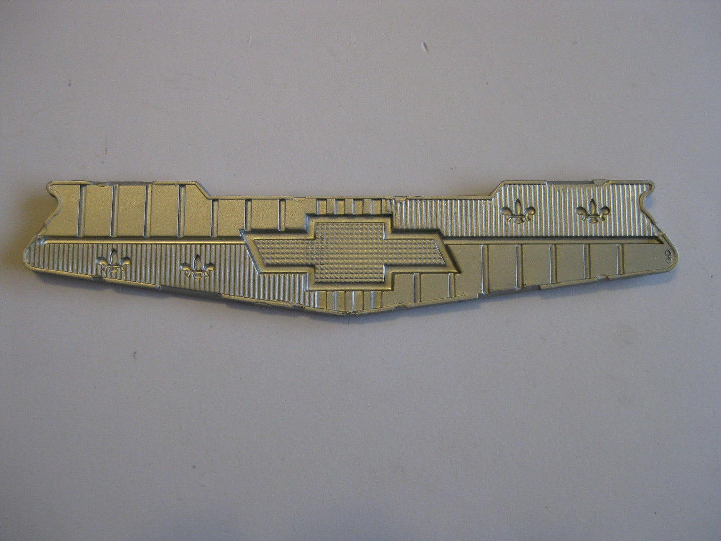 56 CHEV V8 REAR BOOT BADGE INSERT 1956 60 NEW CHEVROLET BELAIR EMBLEM TRUNK1