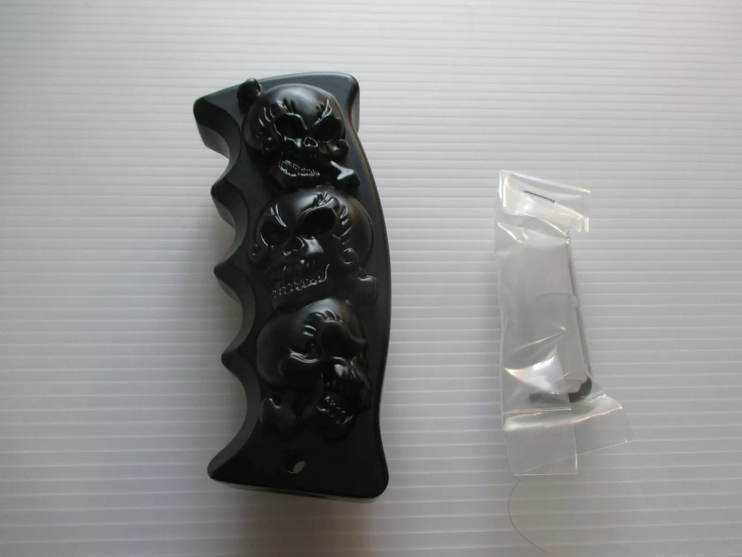 Black Skull Pistol Grip Gear Shift Knob
