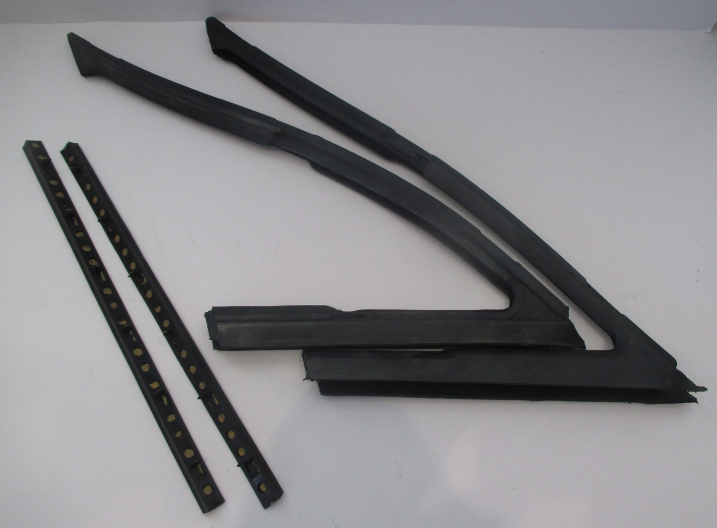 63-64 Chev Vent Window Rubbers