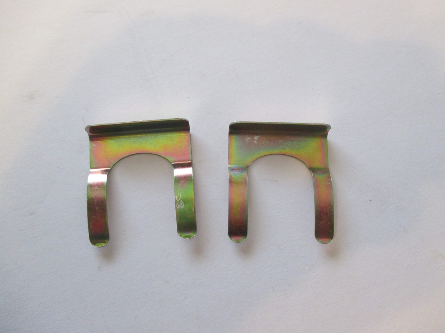 Chev Door lock retaining clips